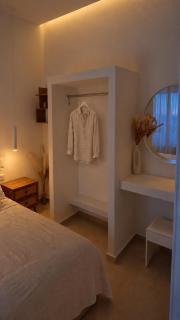Milos White Pearl - 5