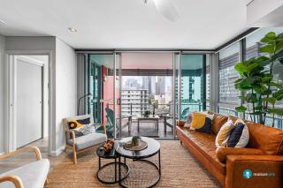 South Bank King Suite Pool & Parking - 0