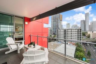 South Bank King Suite Pool & Parking - 7
