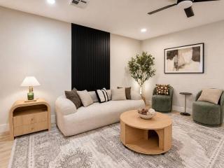 NEWLY Remodeled 4BR Home with Gym, Casita, Arcade Games - 2 mins to Airport - 8