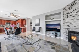 Vegas Oasis with Pool Spa and Billiards near Strip - 6