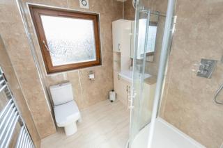 Free Parking Sleeps 6 3 Bedrooms Stunning Interior - 7