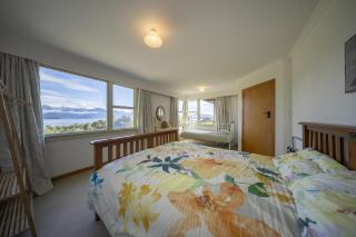Manapouri Lakefront - 9
