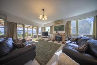 Manapouri Lakefront - 1