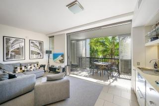 7320 Walk to Noosa Main Beach - 9