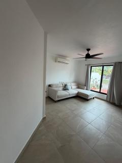 Casa increíble amplia alado de la playa - 9