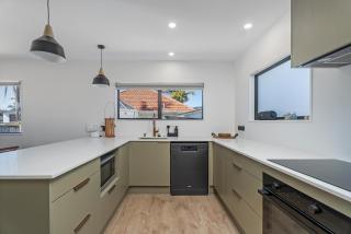 The Hamlet - Modern, Super Central, Pet Friendly - 2