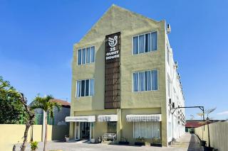 3S Guesthouse near UNS Solo RedPartner - 9