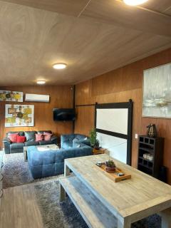 Waitarere, peaceful 2 bedroom rustic Beach House with Spa Pool - 4