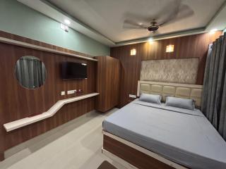 FabHotel Zenvique - 3