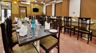 Rudransh Inn By Apple Orchid Hotels - 8