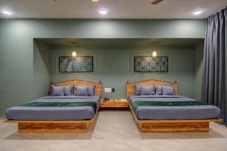 FabHotel Novaryn - 7