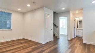 5255 Brooklyn- Room1 - 5