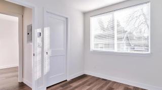 5255 Brooklyn- Room1 - 4