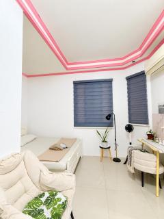 Poolside Two-Bedroom with Shared Areas - 5