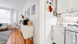Walk to Restaurants, Shopping, near BU and Hosp - 2