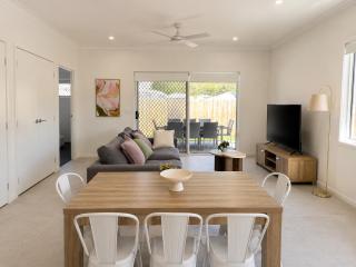 The Olive Nest Modern Family Comfort - 8