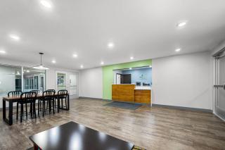 WoodSpring Suites Dearborn Detroit - 5