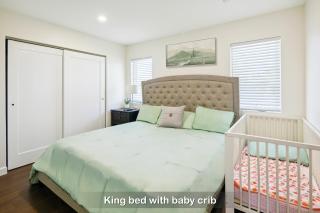 Entire Private House with Balcony Views, 10-mins to San Diego Gaslamp, Downtown, 3 Bedrooms 3 Bathrooms, Available Now - 3