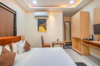 FabHotel Amrit Inn - 9