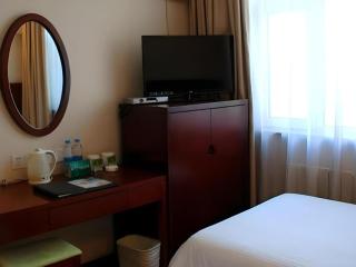 GreenTree Inn Urumqi South Xinhua Road Hotel - 3