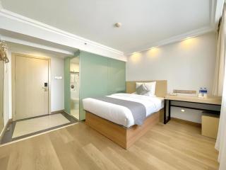 GreenTree Inn Urumqi South Xinhua Road Hotel - 1