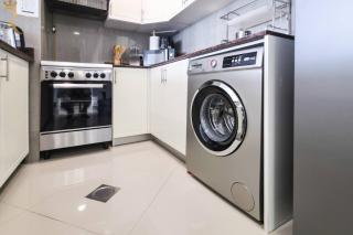 Al Reem 1BR Elegant Ocean View Escape - 1