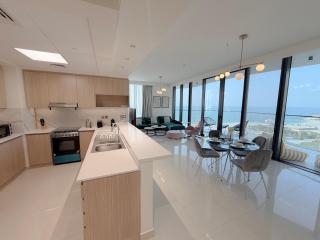Endless Sea Horizon from our Luxury Waterfront 2BR with Maid's room - 8