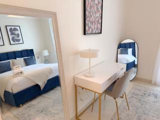 Endless Sea Horizon from our Luxury Waterfront 2BR with Maid's room - 5