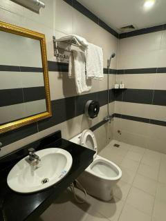 Tran Long Binh Duong Hotel - 1