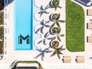 Ocean Views Lvl 46 - 2BR skyhome - 2 Pools, Gym - beachfront - 8