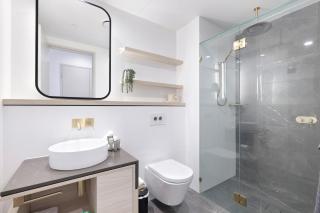 Ocean Views Lvl 46 - 2BR skyhome - 2 Pools, Gym - beachfront - 3