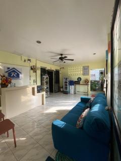 Royale Hometel - 8