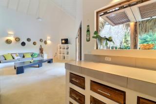 Little Banana 5BR Villa with Pool, 5 Min Walk to Beach - 8