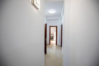 Spacious Penthouse with Terrace and City-View - 3