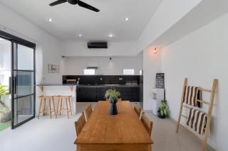 Spacious modern 2 BR villa private pool in Canggu - 5