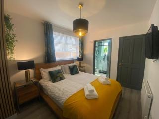 En- suite double room with private entrance - 4
