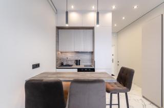 24-280b Manhattan, Beresteiskyi 11, Kyiv, Politekh metro nearby, fantastic city view, 15 kW backup power, Petrovdom Apartment - 1