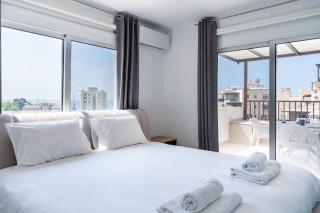 Cozy 1BR Sea View & Pool in Agios Tychonas - 7