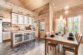 Blue Pine Hideaway by Hilla Villas - 4