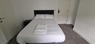 Quick Roomz Barnsley Central - 8