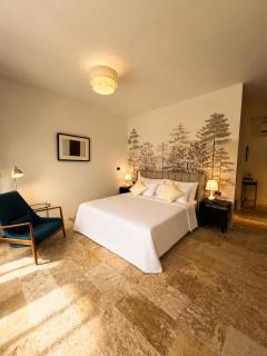 Hillside Haven - 9