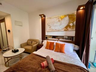 Sky House Apartment BSD with Smart TV 43 inch Near AEONmall, The Breeze, ICE BSD by Lavrea Modern Living - 6