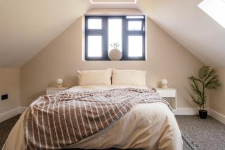 Megan's Hideaway | Luxury 4 Bed Retreat - 2