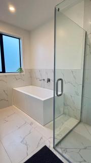 Willow & Light Spacious Warm 4BR Family Retreat - 1