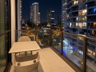 City Dreams at Avani Chic High-Rise Stay - 3