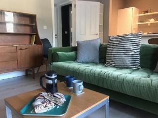 Elegant 2-bed coastal apartment, Westbourne Dorset - 3