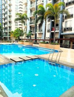 One Palm Tree Villas Near NAIA3 - 1