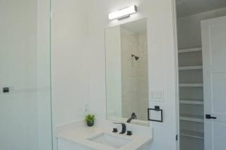 Modern Home Near Grandscape 4BR 4.5BA - 3