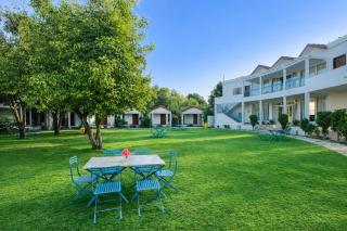 Las Cabanas Resort - 1